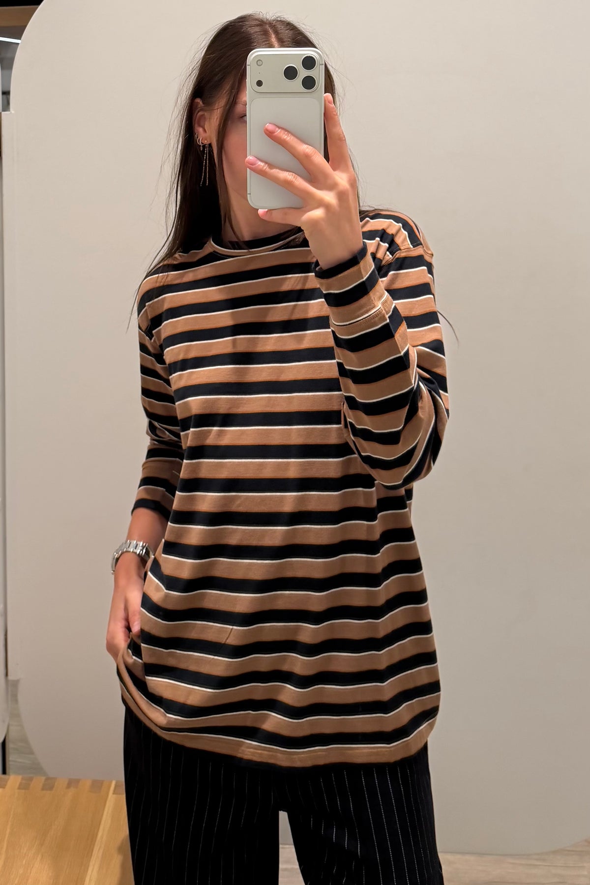 THE LONG SLEEVE RELAXED CREW
