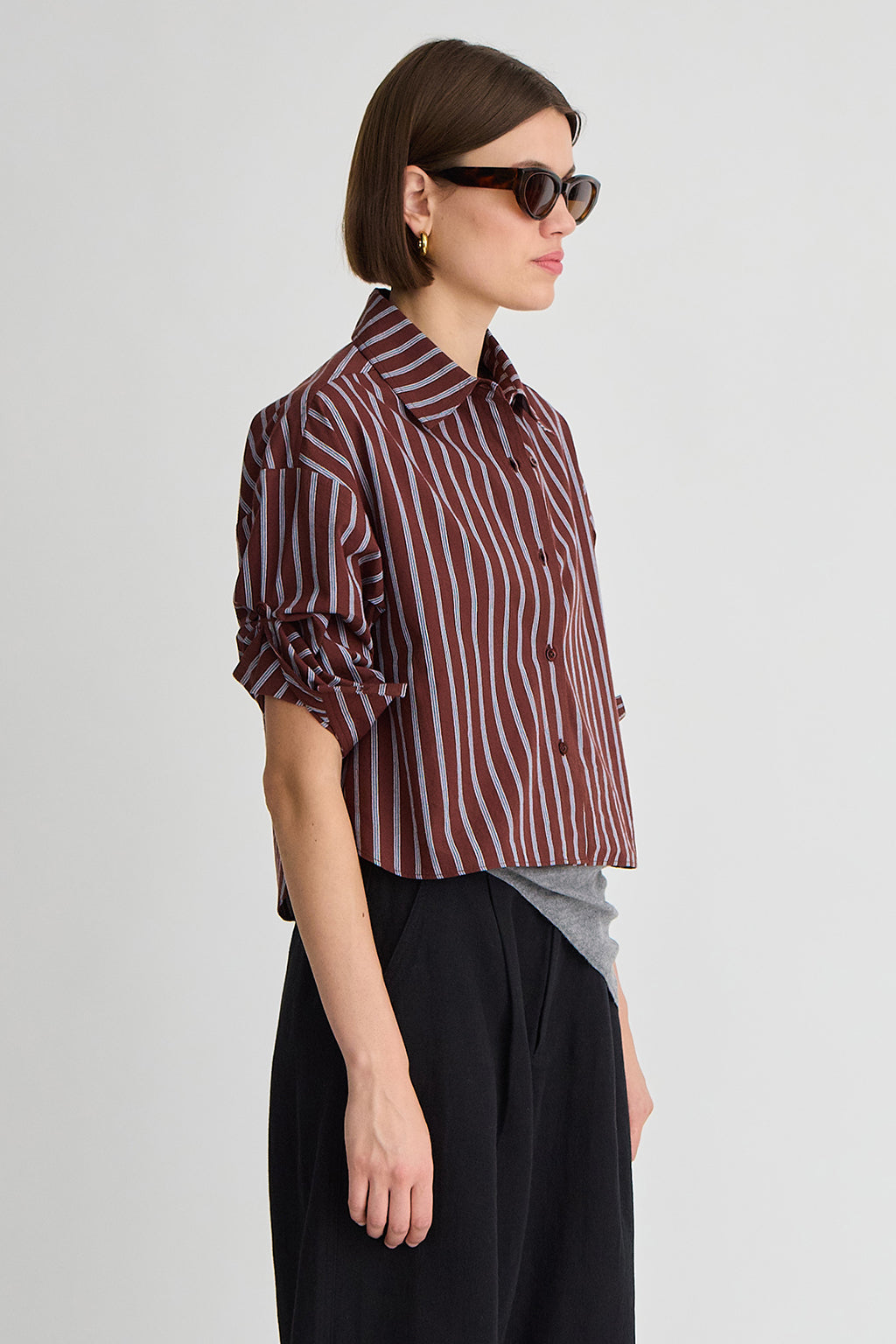 CROPPED ISOLDE BUTTON DOWN