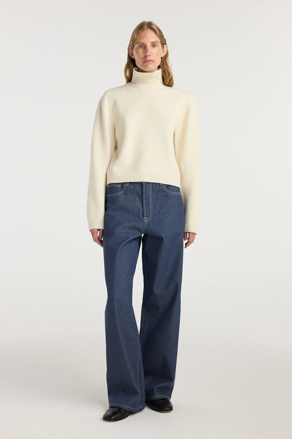 STATEMENT SHOULDER TURTLENECK