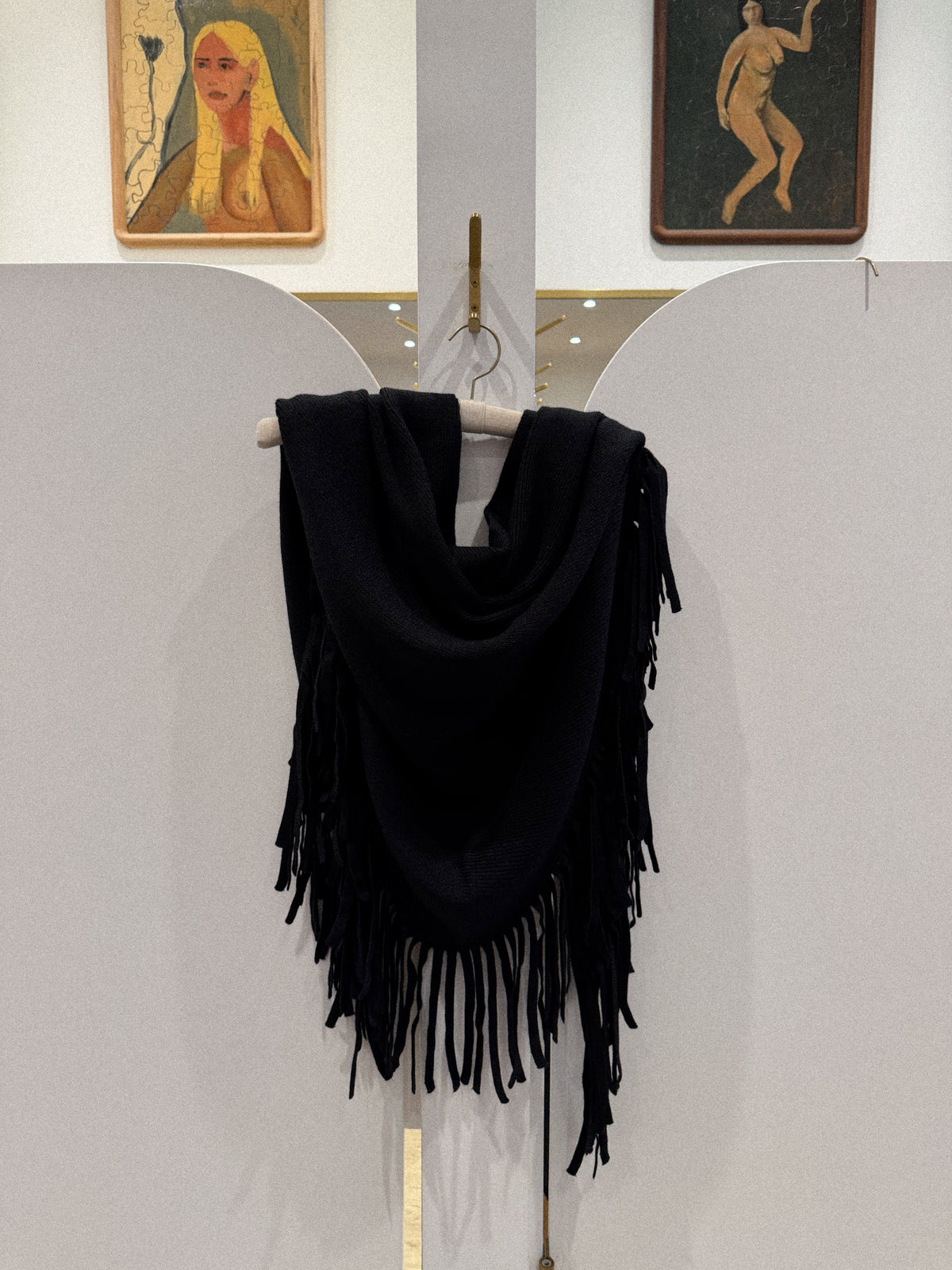 THE BIG SWEATER FRINGE SCARF