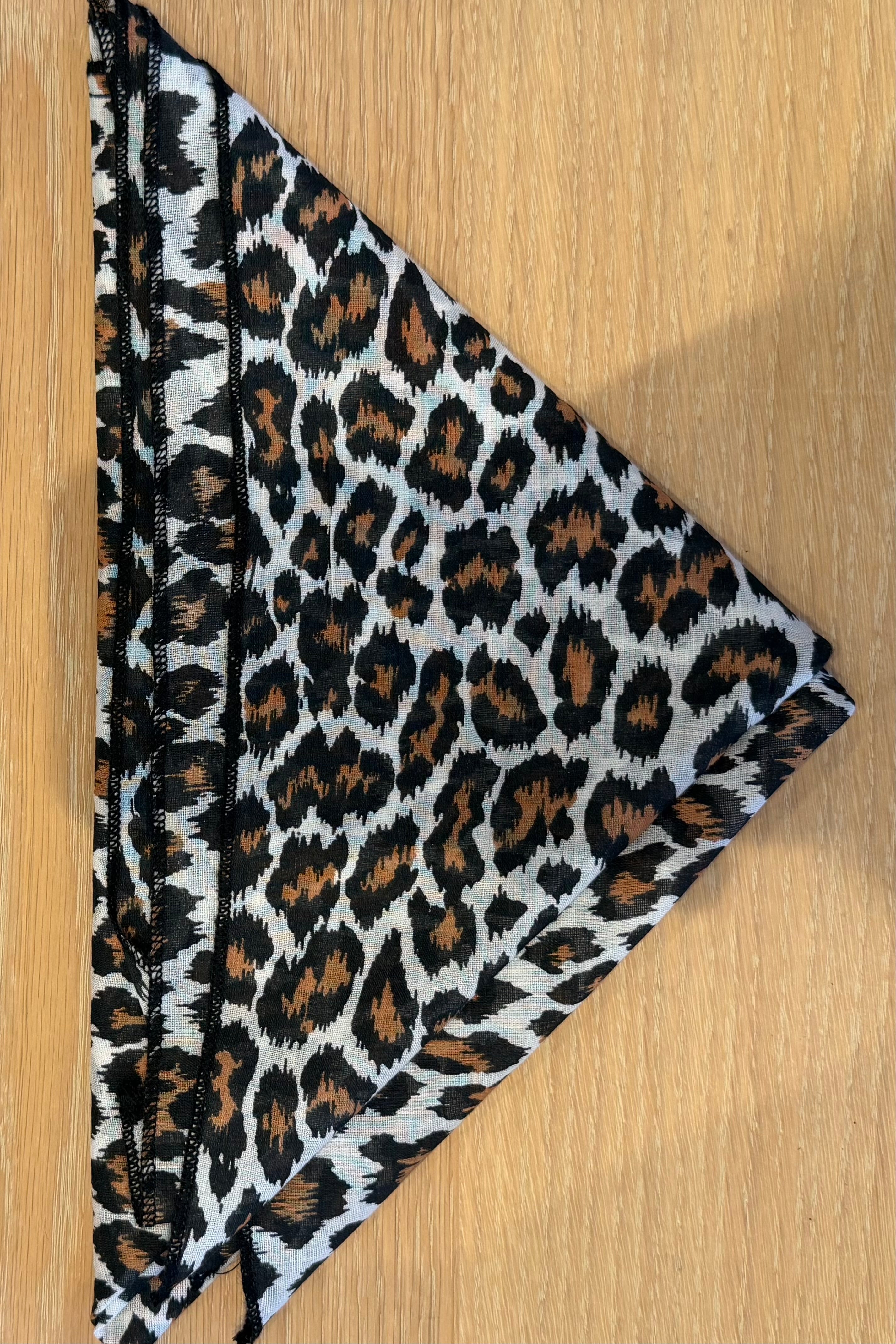 THE LEOPARD BANDANA
