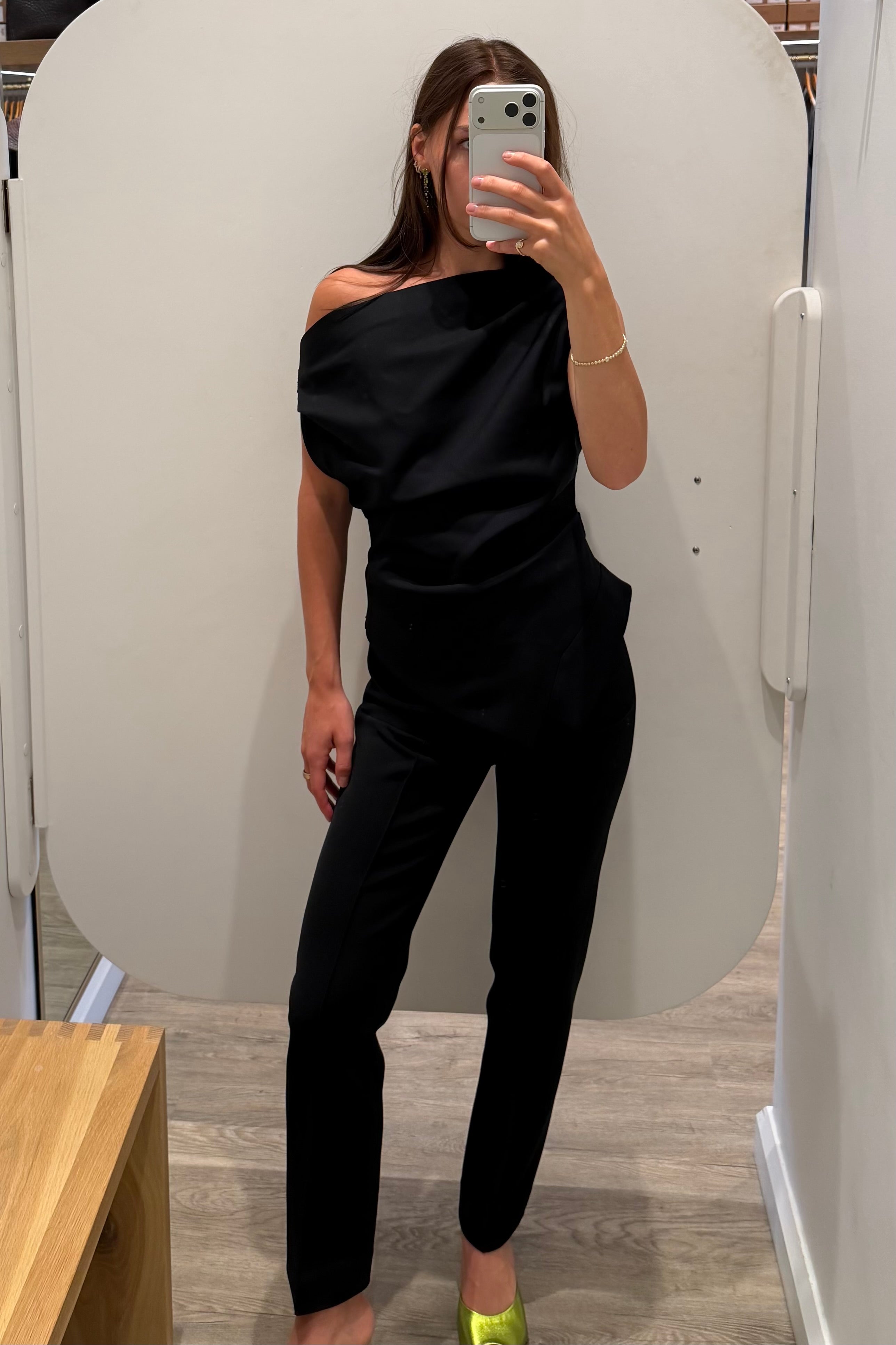 OFF THE SHOULDER LAPEL TOP
