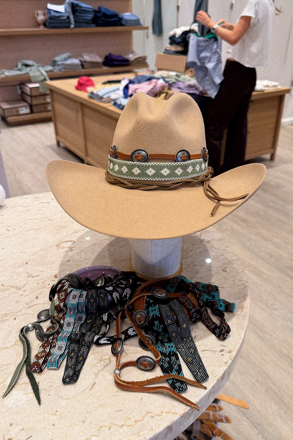 CONCHA HAT BAND IN GREEN NUBUCK