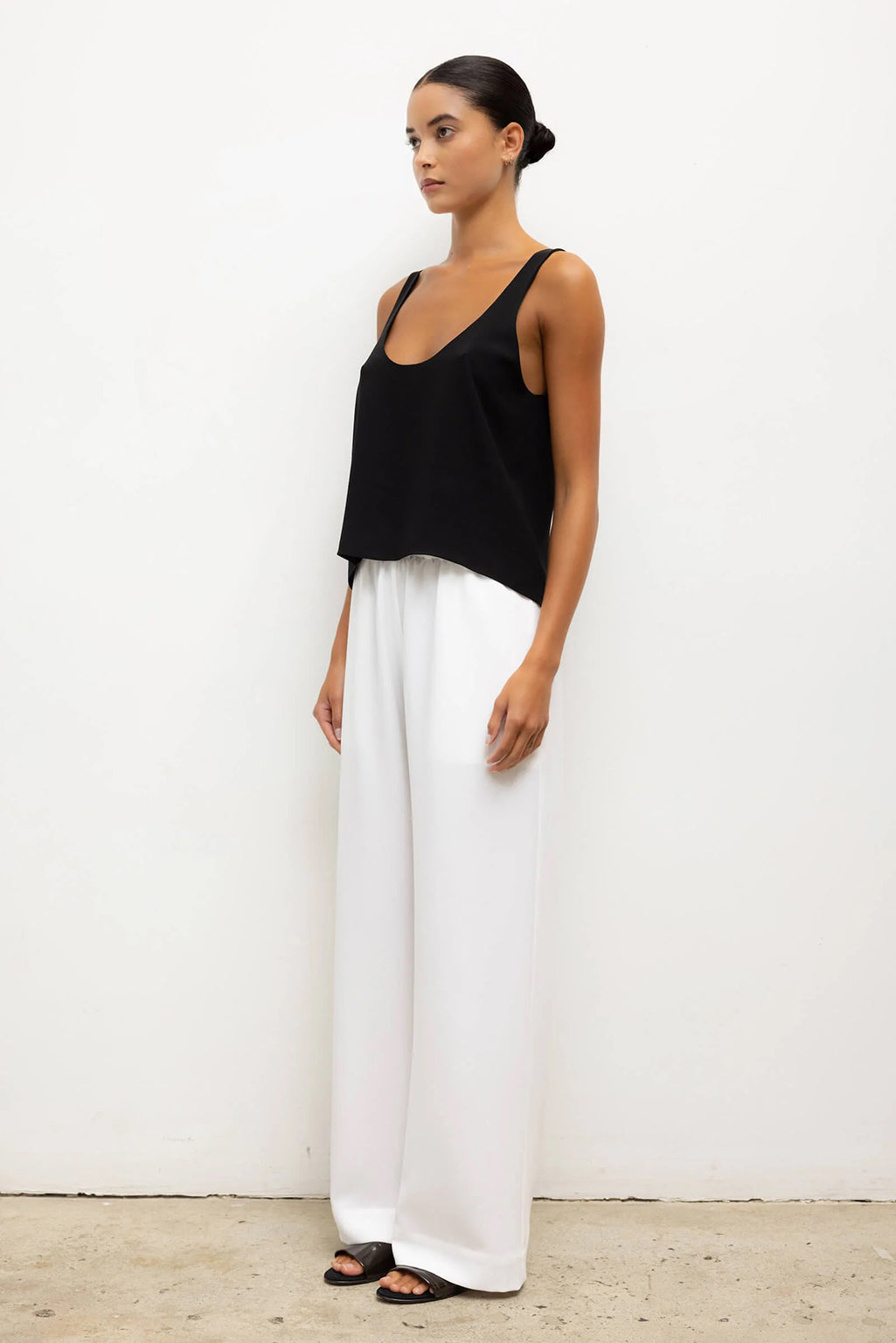 ARI SCOOP NECK TANK