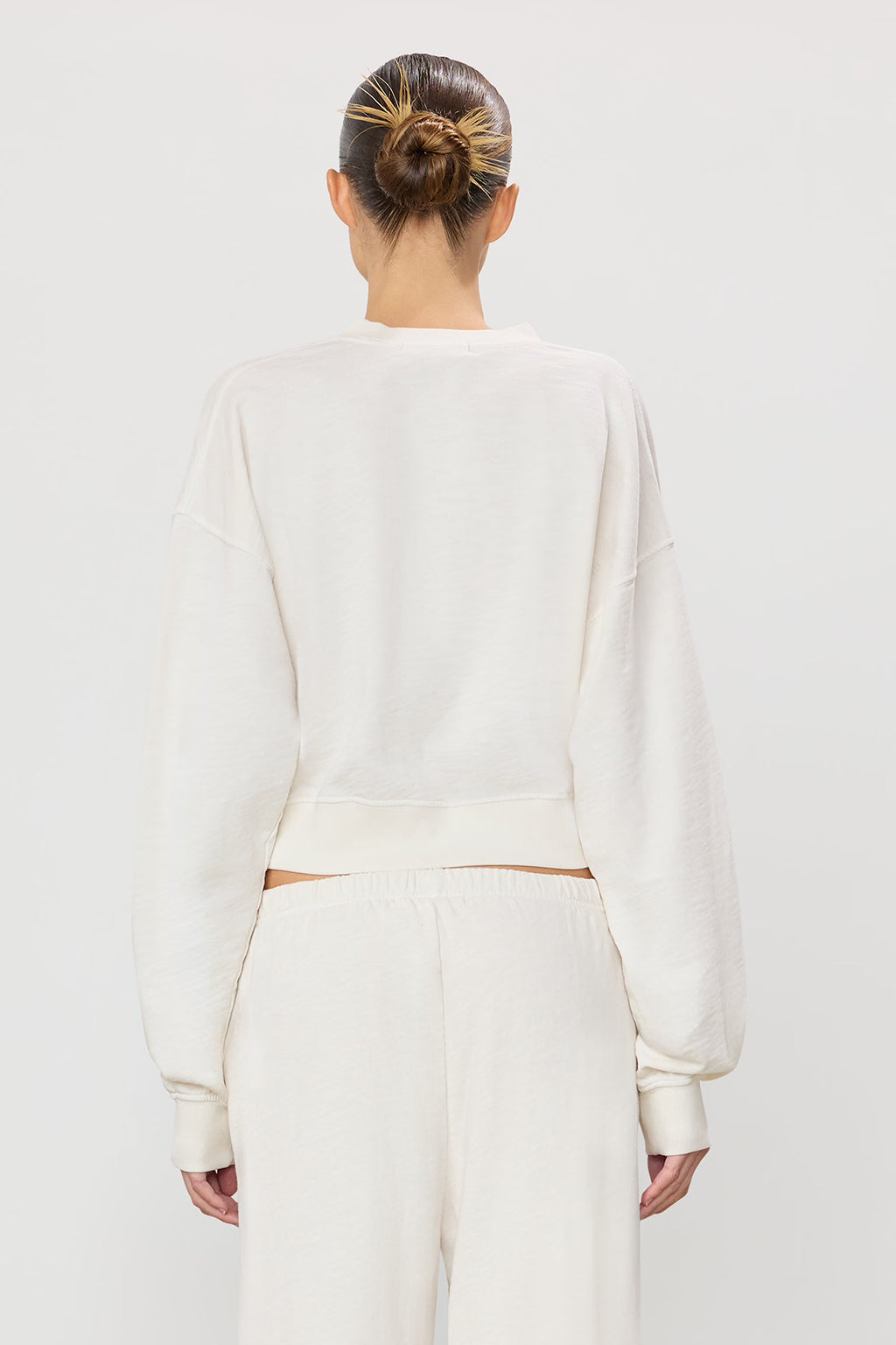 LIGHTWEIGHT FRENCH TERRY CROPPED V-NECK SWEATSHIRT