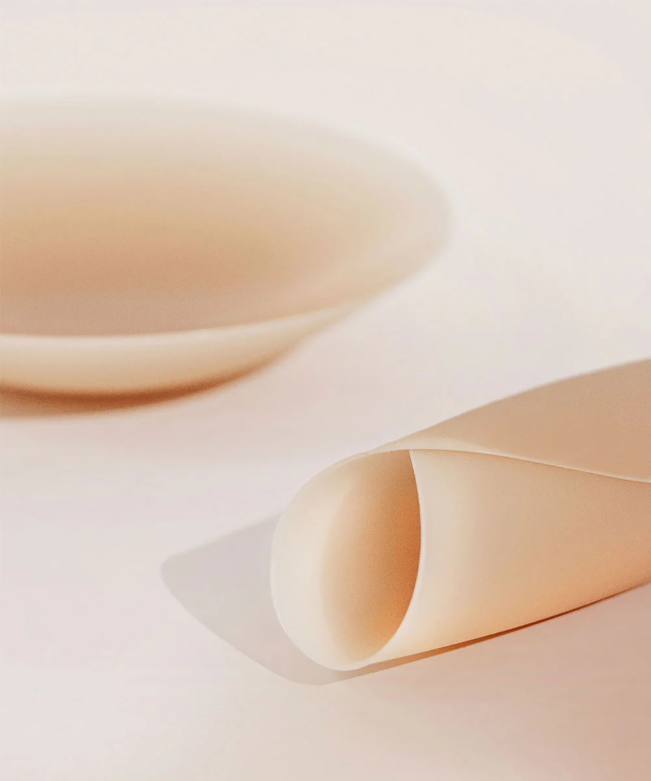 NON-ADHESIVE NO SHOW NIPPLE COVERS NO.3 BUFF
