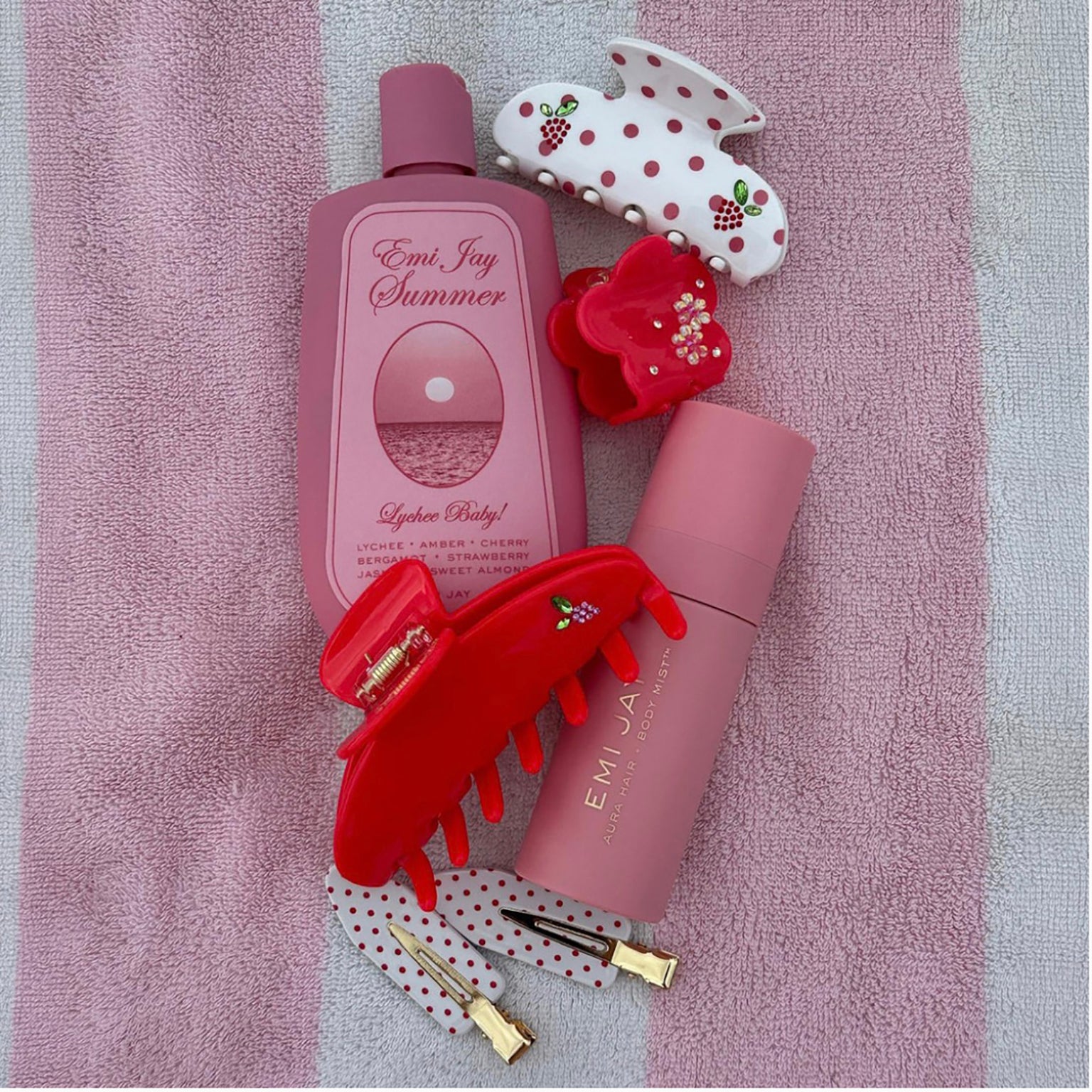 SWEETHEART CLIP IN COCONUT BERRY DOT