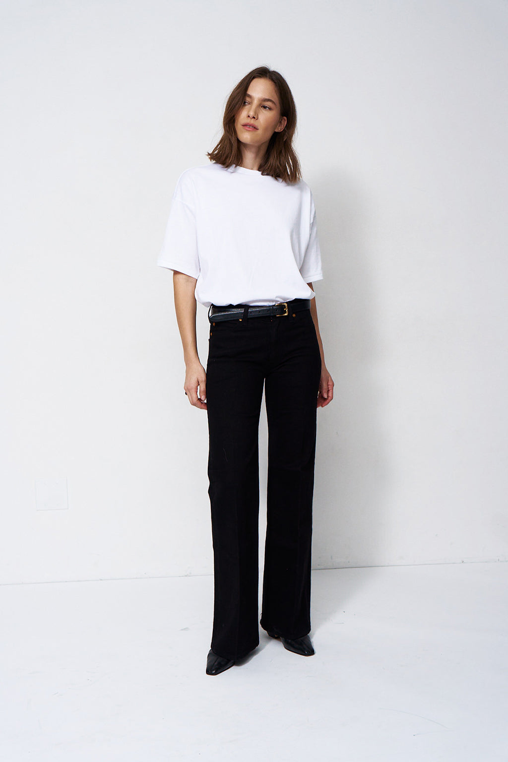 THE MID RISE CREASE IN BLACK