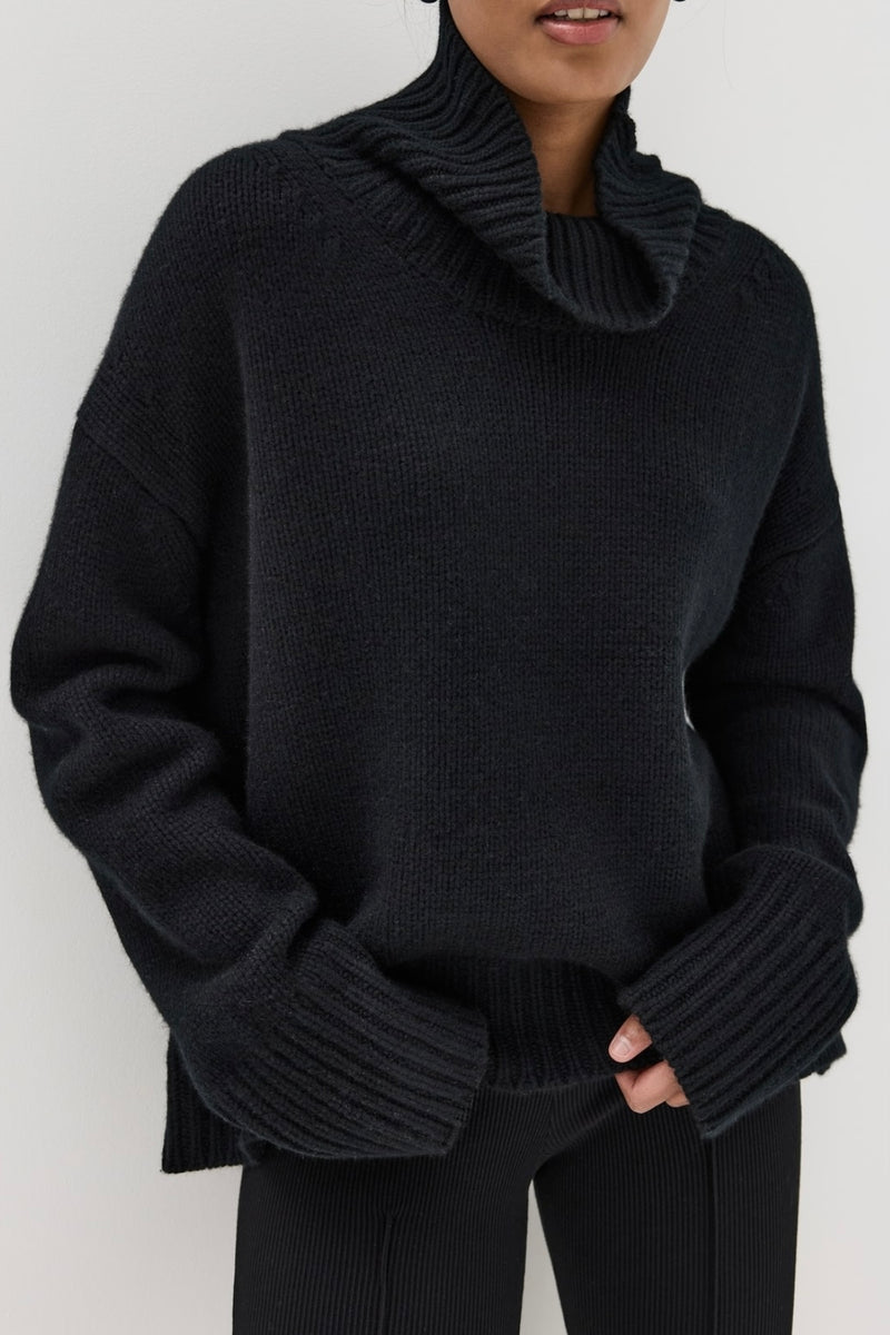 SCARLETT CASHMERE TURTLENECK SWEATER