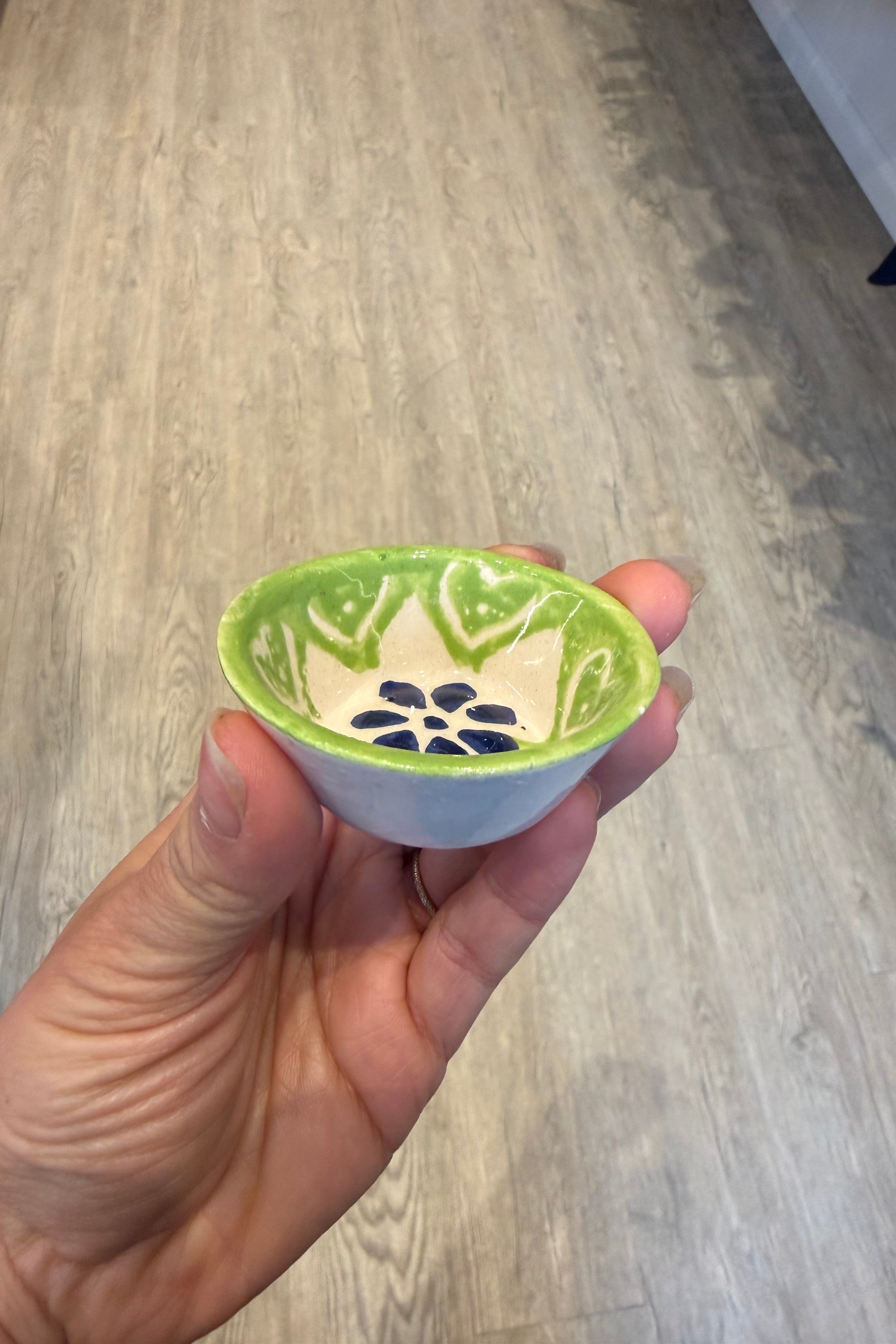 MINI CLAY BOWL IN AVOCADO