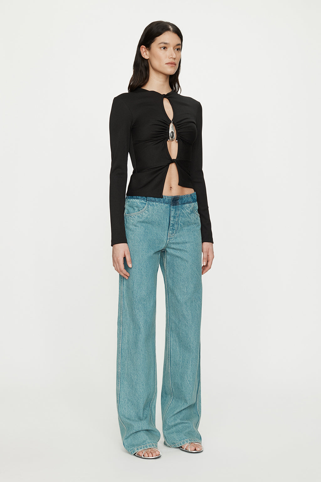 CRYSTAL PENDANT OPEN TWIST LONG SLEEVE TOP