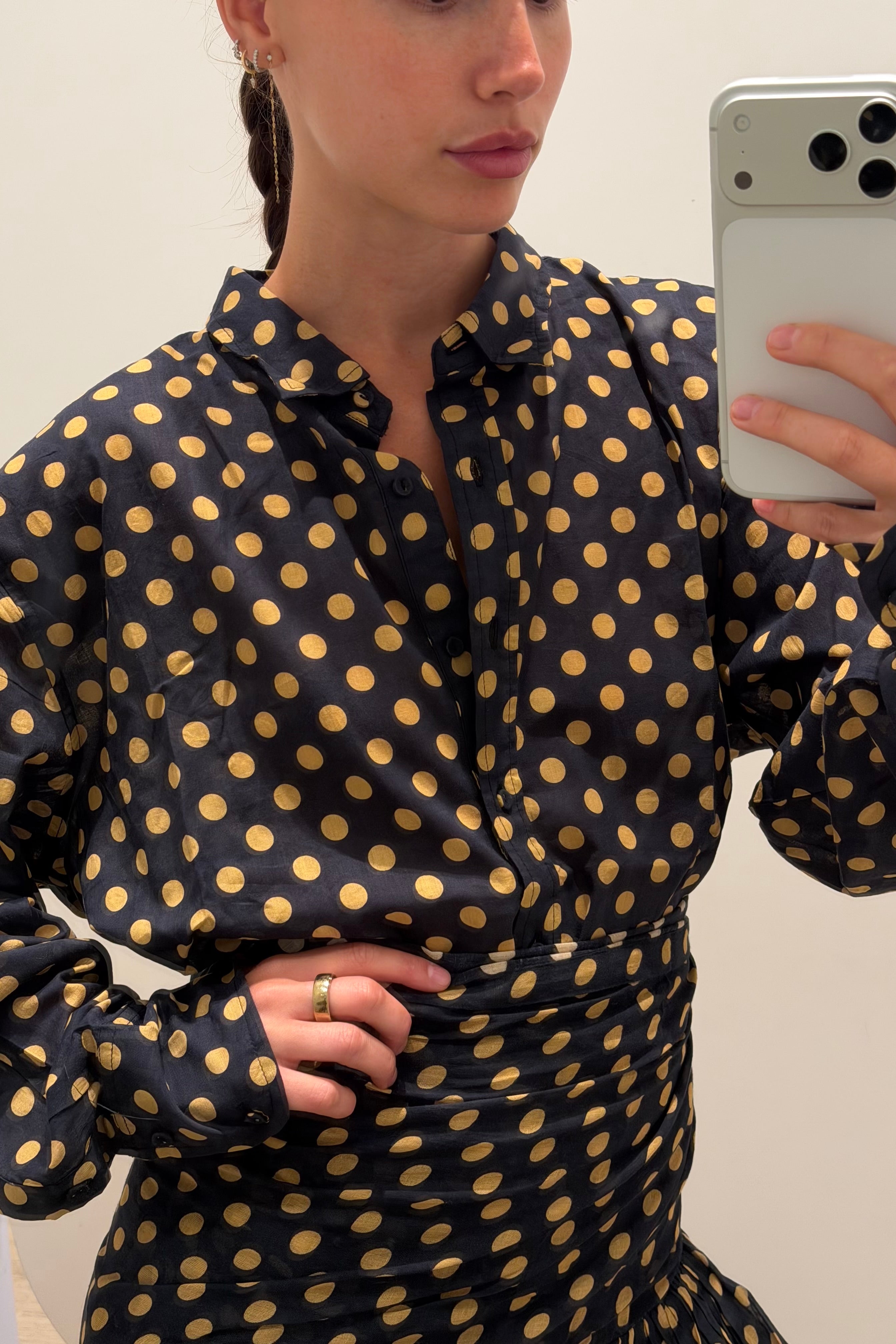 CLASSIC BUTTON DOWN