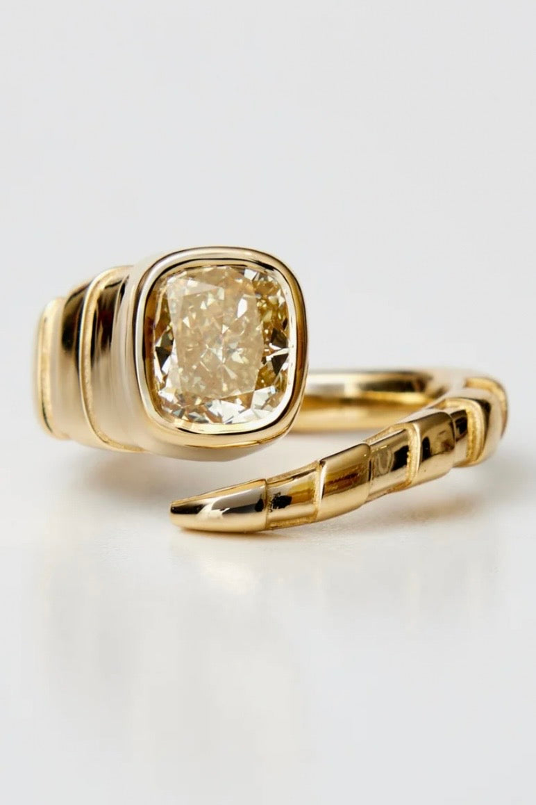 CONTOURED SERPENT CUSHION PINKY RING