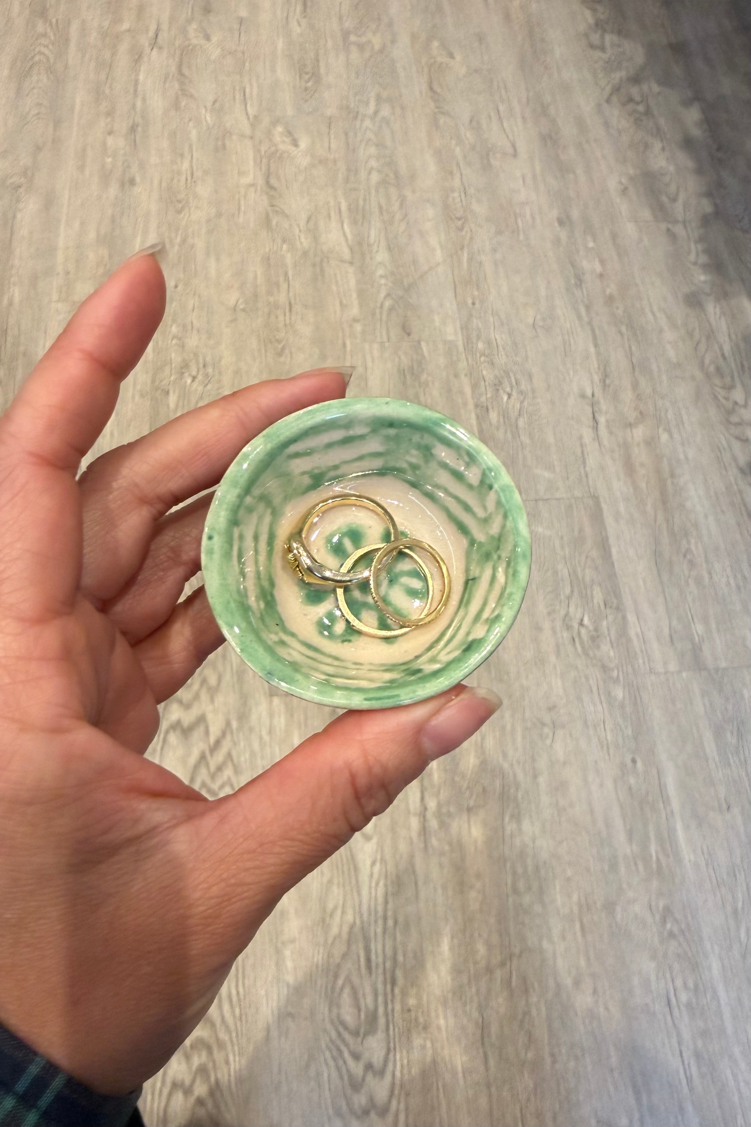 MINI CLAY BOWL IN PISTACHE