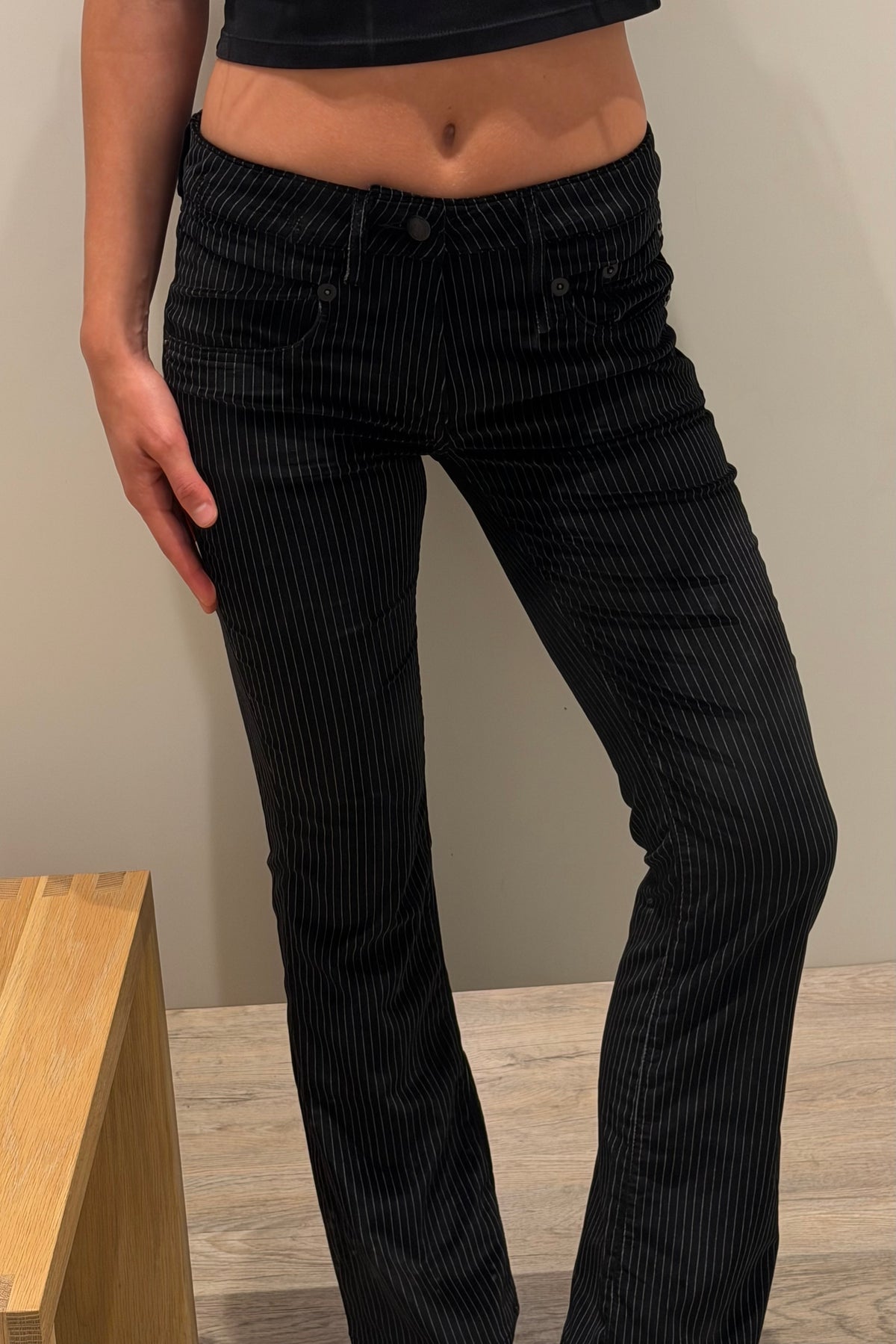 BOY KICK FLARE JEANS