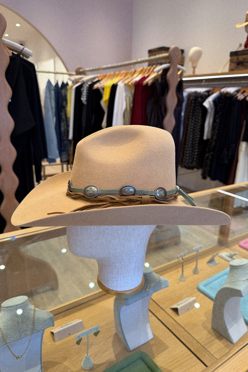 CONCHA HAT BAND IN GREEN NUBUCK