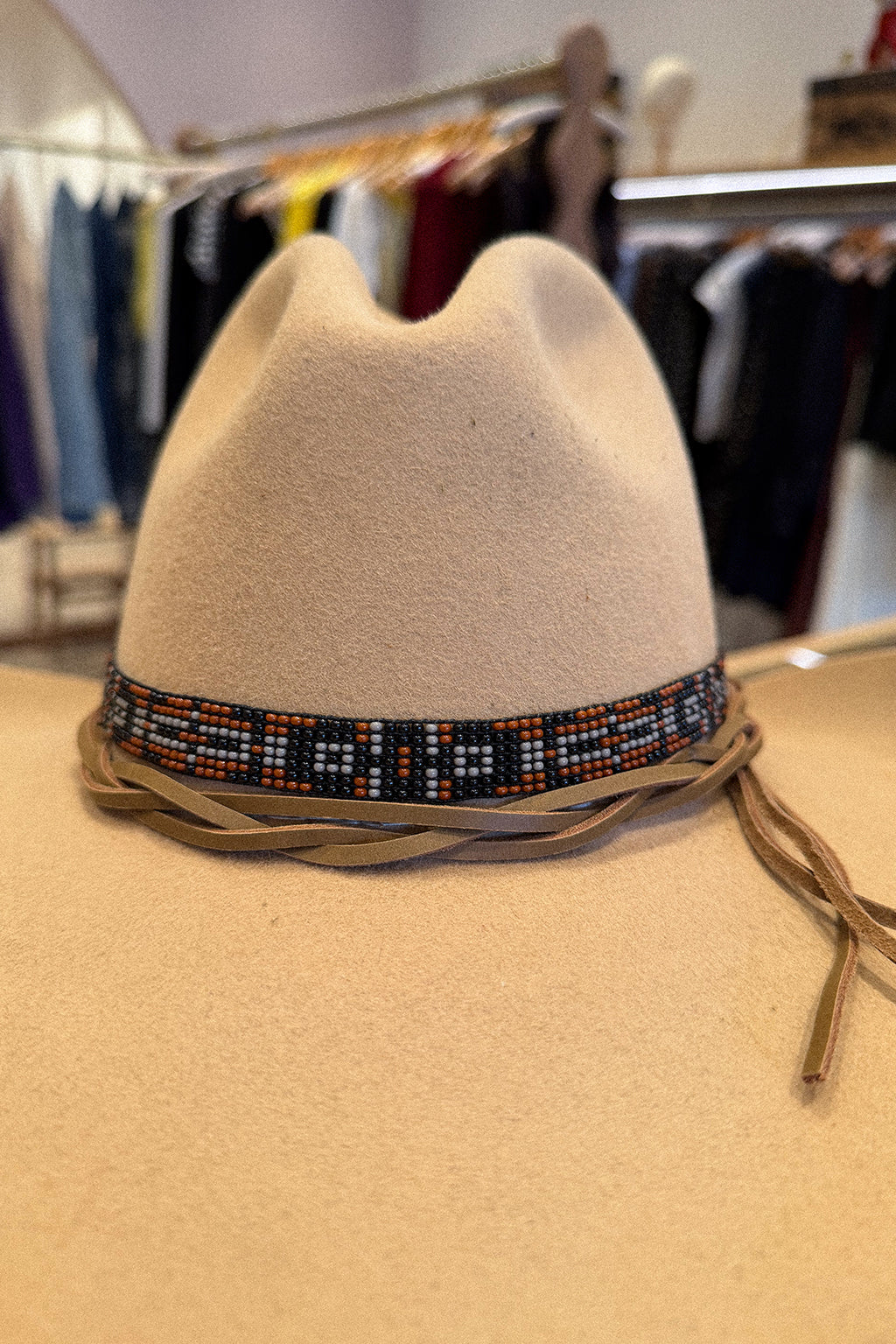 BEADED HAT BAND IN BLACK, BROWN & GREY