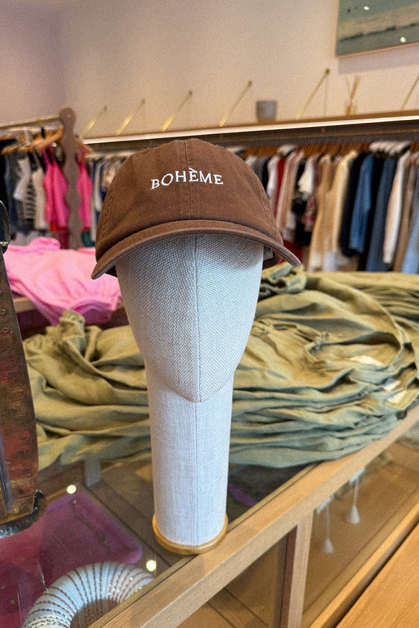 THE BALL CAP IN CAROB BROWN