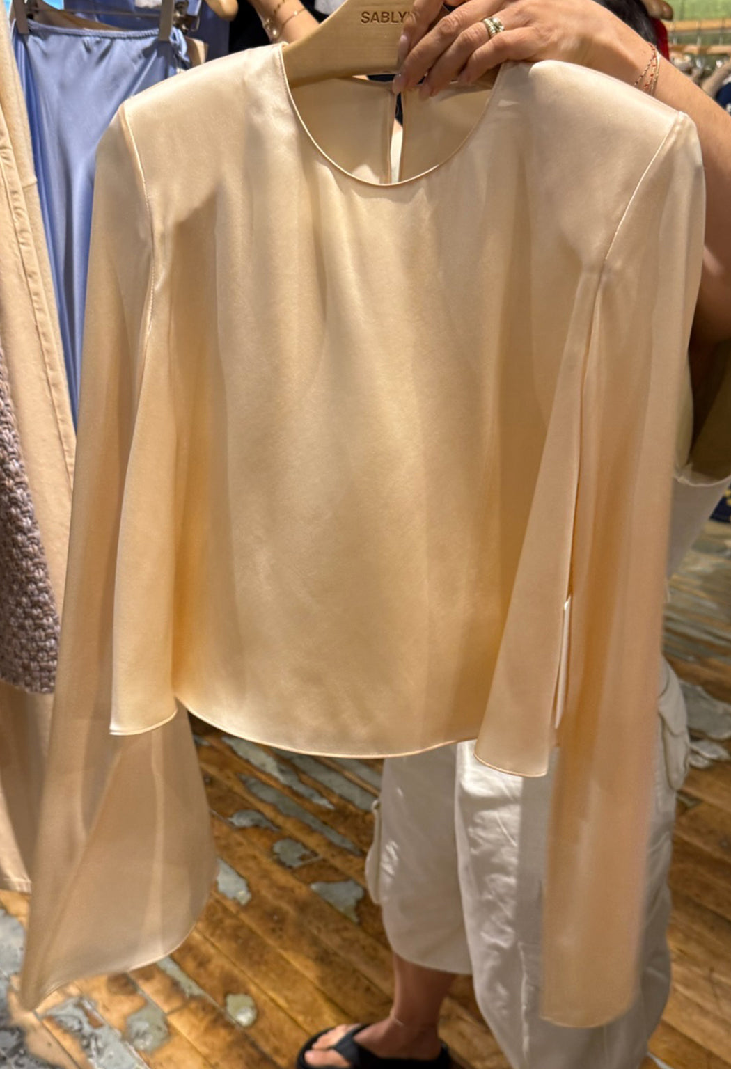 SONYA FLOWY TOP