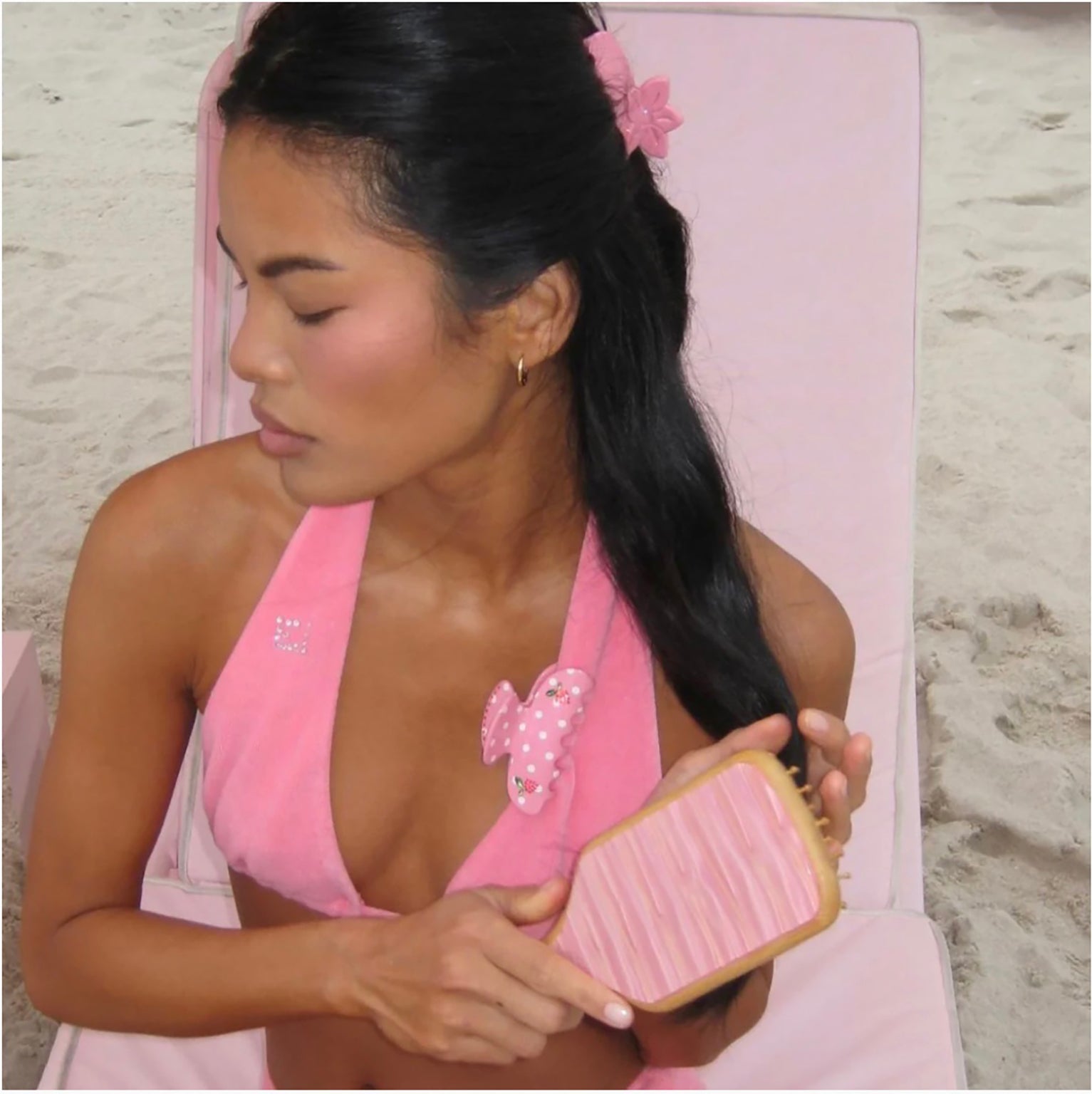 BAMBOO PADDLE BRUSH IN LYCHEE BABY