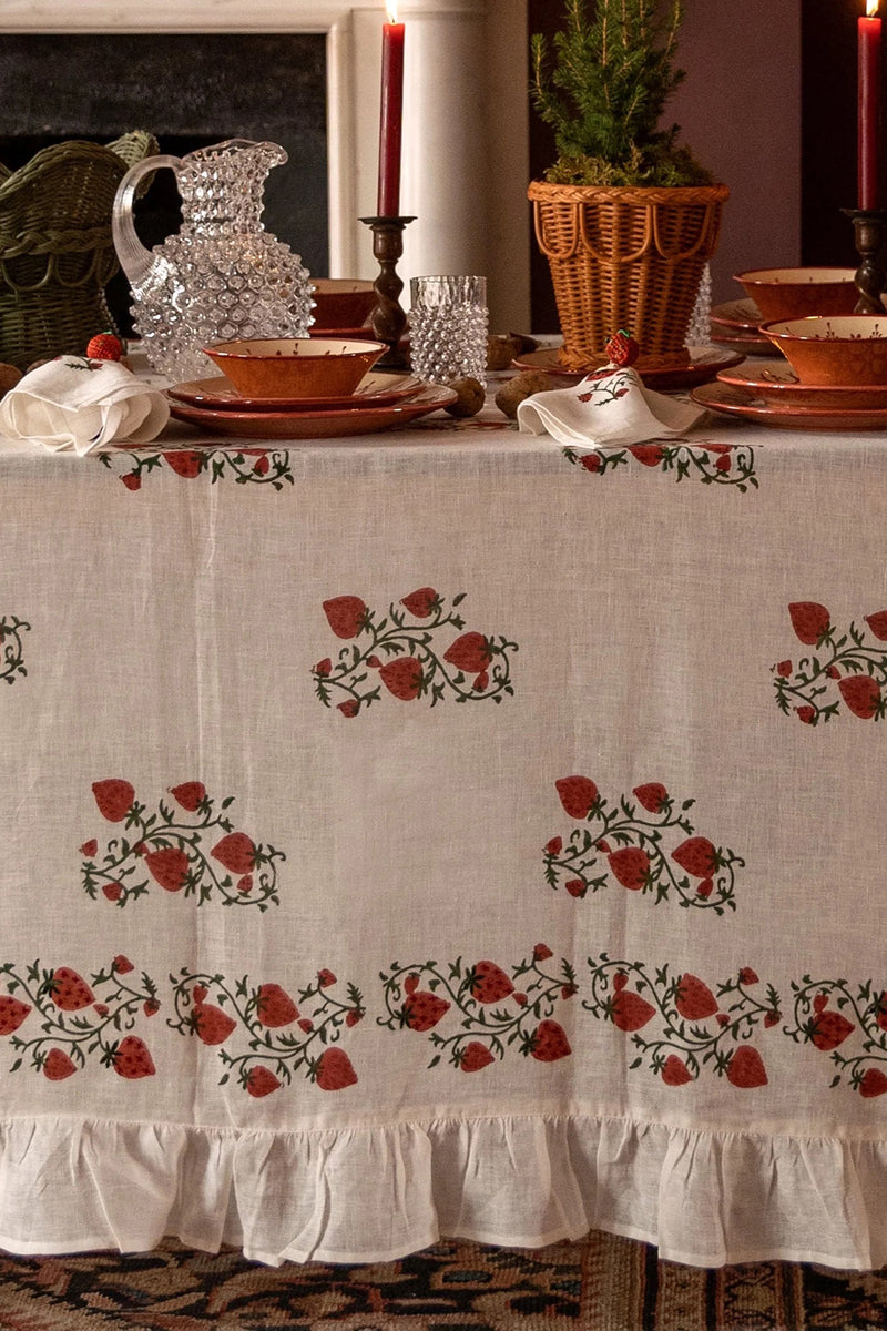 FRAISES DES BOIS TABLECLOTH