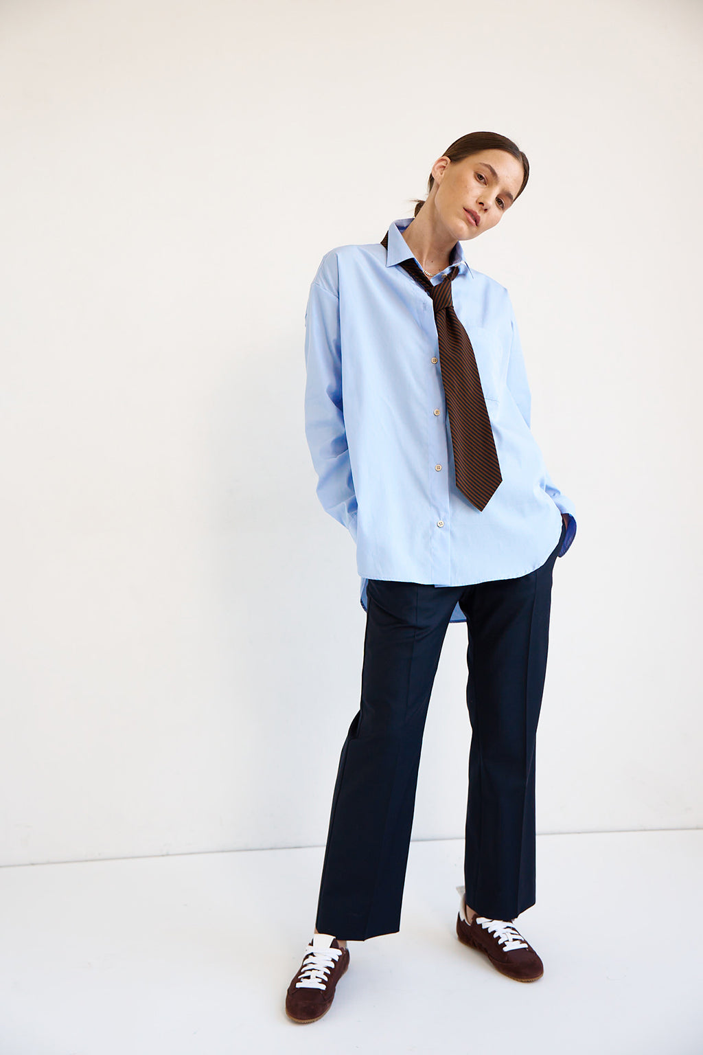 THE ESSENTIAL BLOUSE