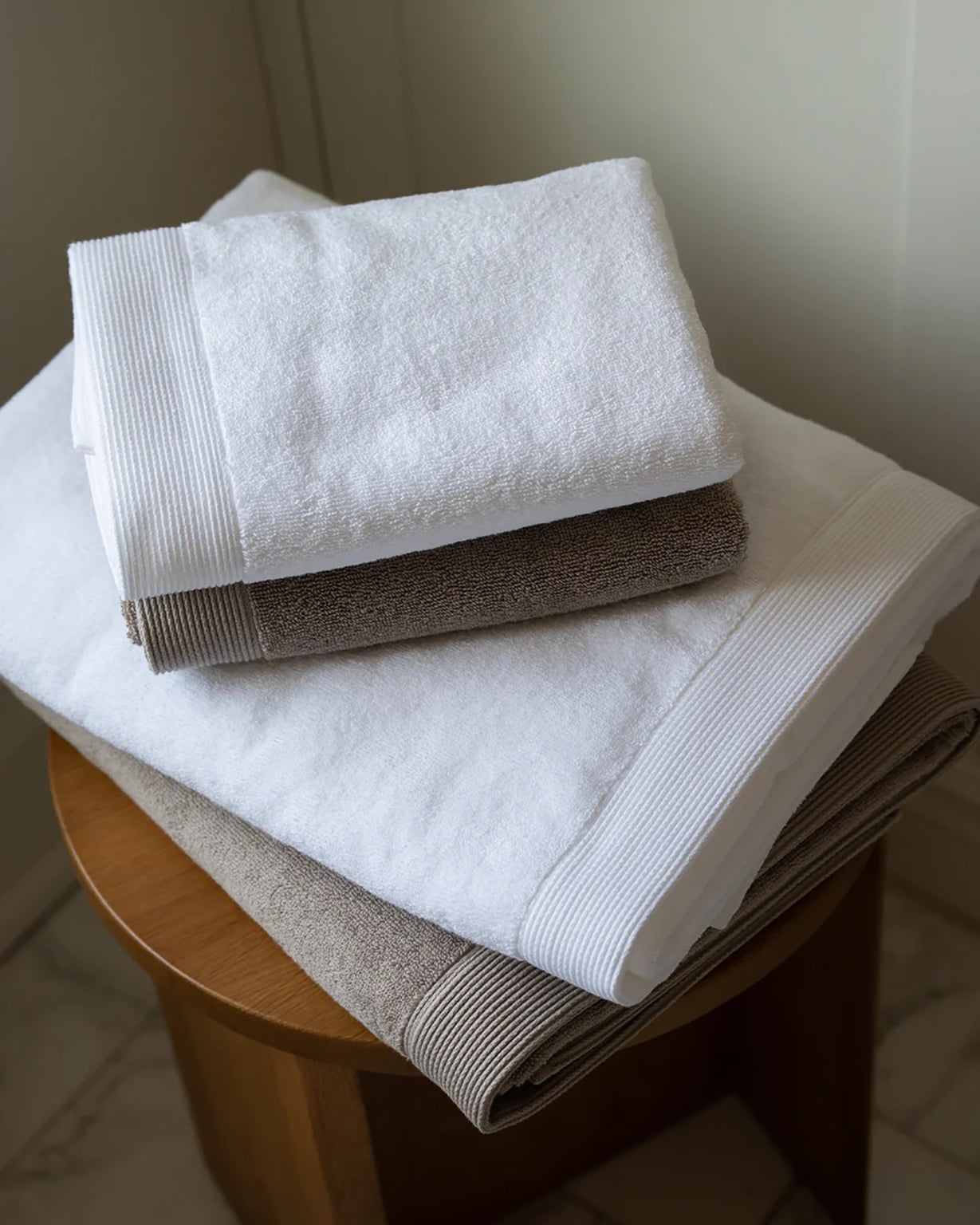 THE BATH TOWEL CHALK